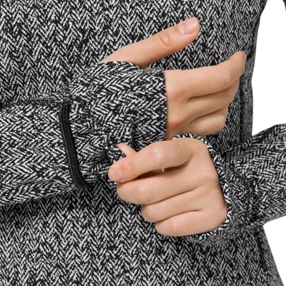 Lululemon Runderful Herringbone Cold Weather Stretch Running Top Sz 10 Like New - Picture 10 of 11